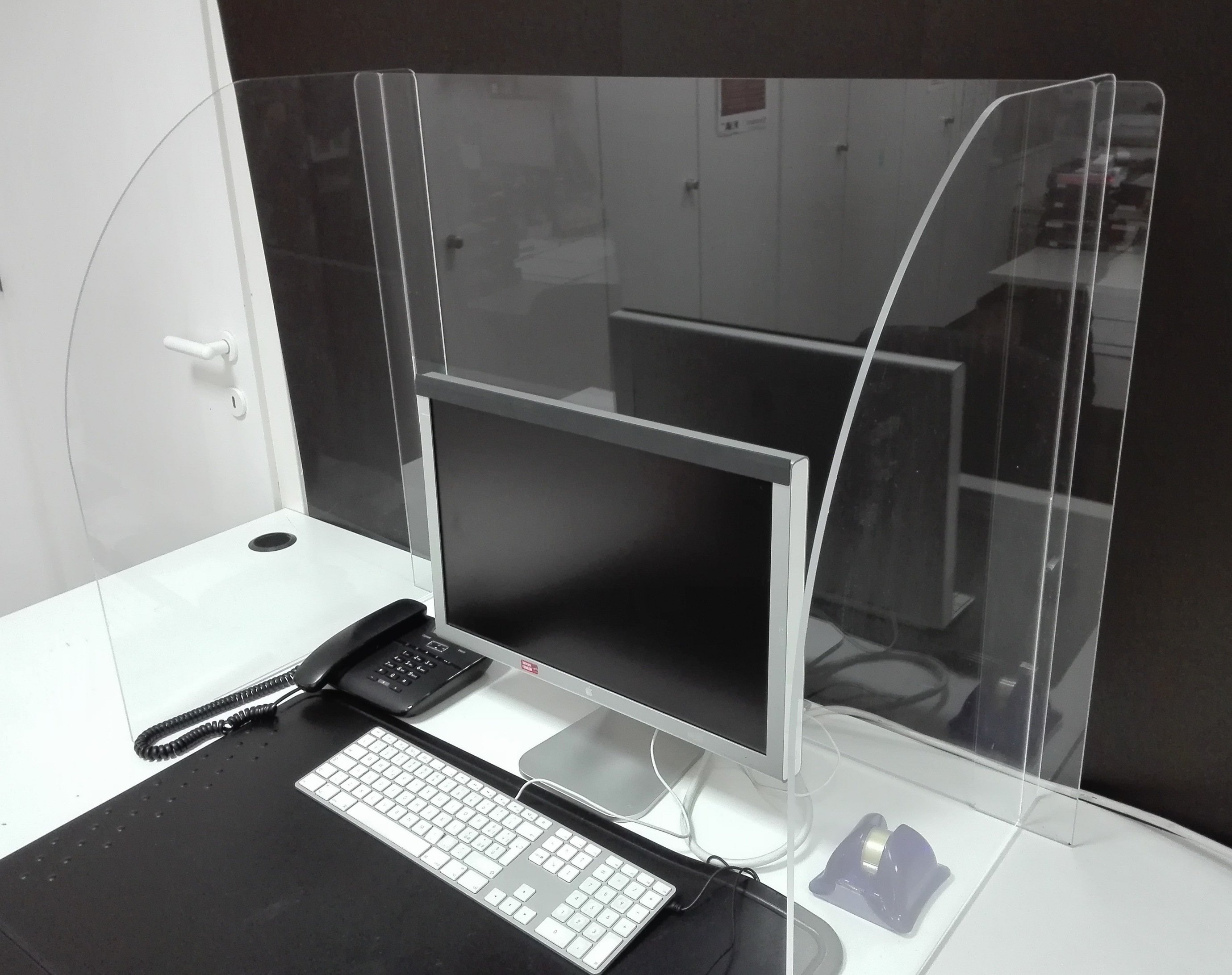 Barriera Protettiva da scrivania in Plexiglass